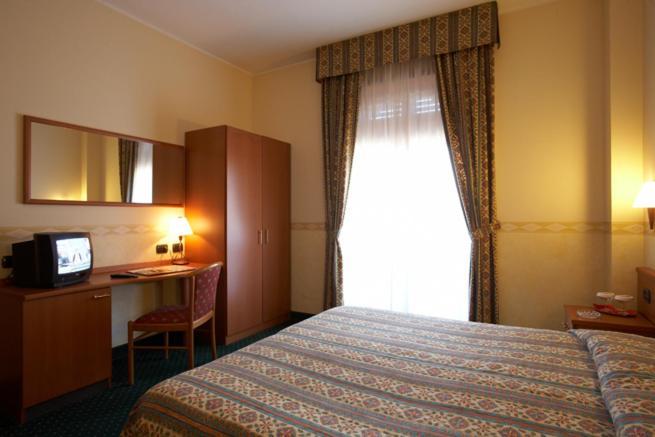 Dropiluc Hotel Druento ภายนอก รูปภาพ